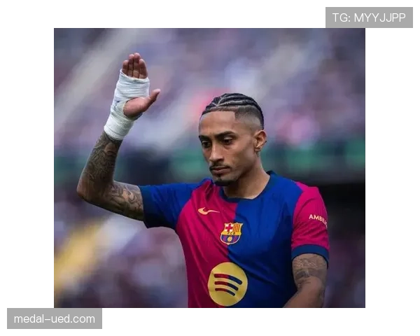 拉菲尼亚：边路爆点到稳定输出的角色进化分析