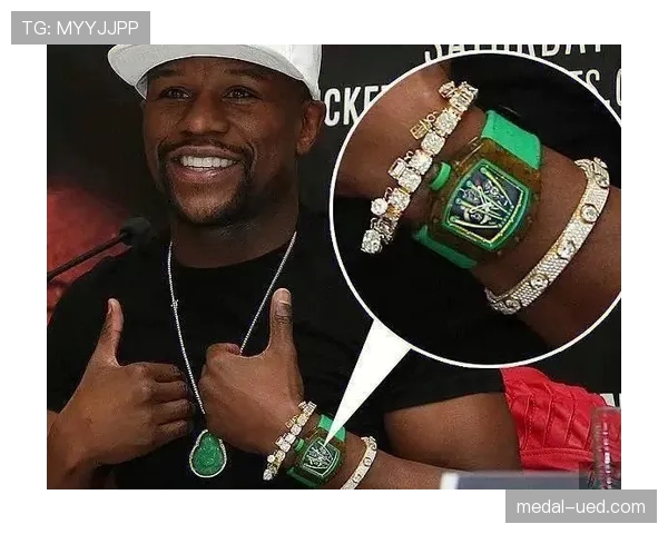 弗洛伊德·梅威瑟随手点一桌就比我年薪贵，刷到这画面我笑不出来